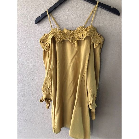 Crochet floral design cami tunic - Picture 4 of 5